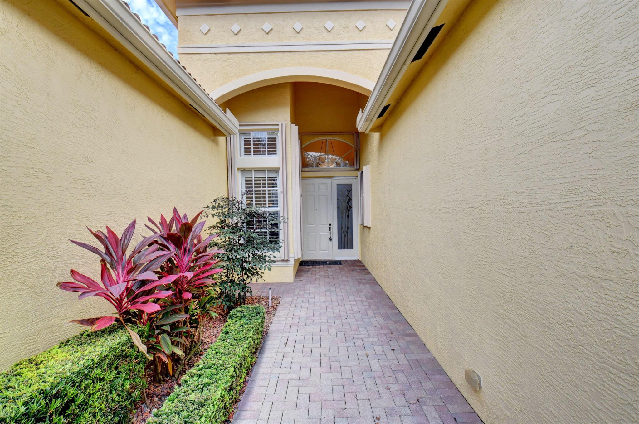7047 Springville Cove