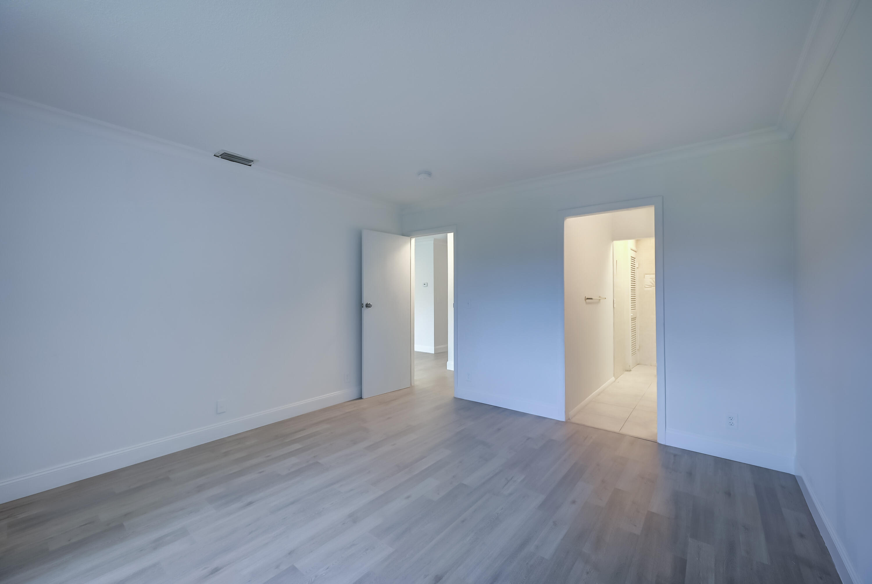 8916 Warwick Drive 4770