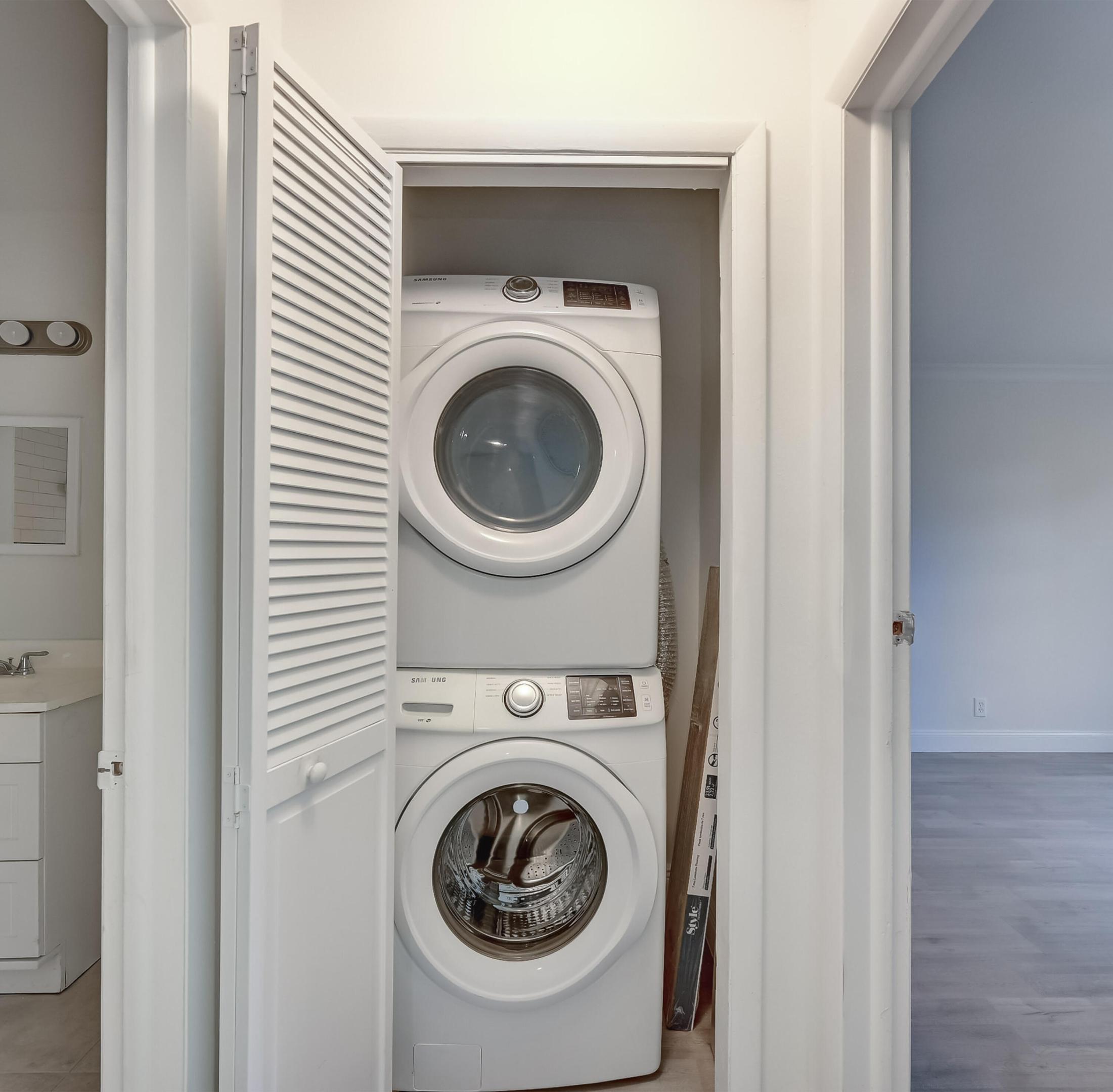 8916 Warwick Drive 4770