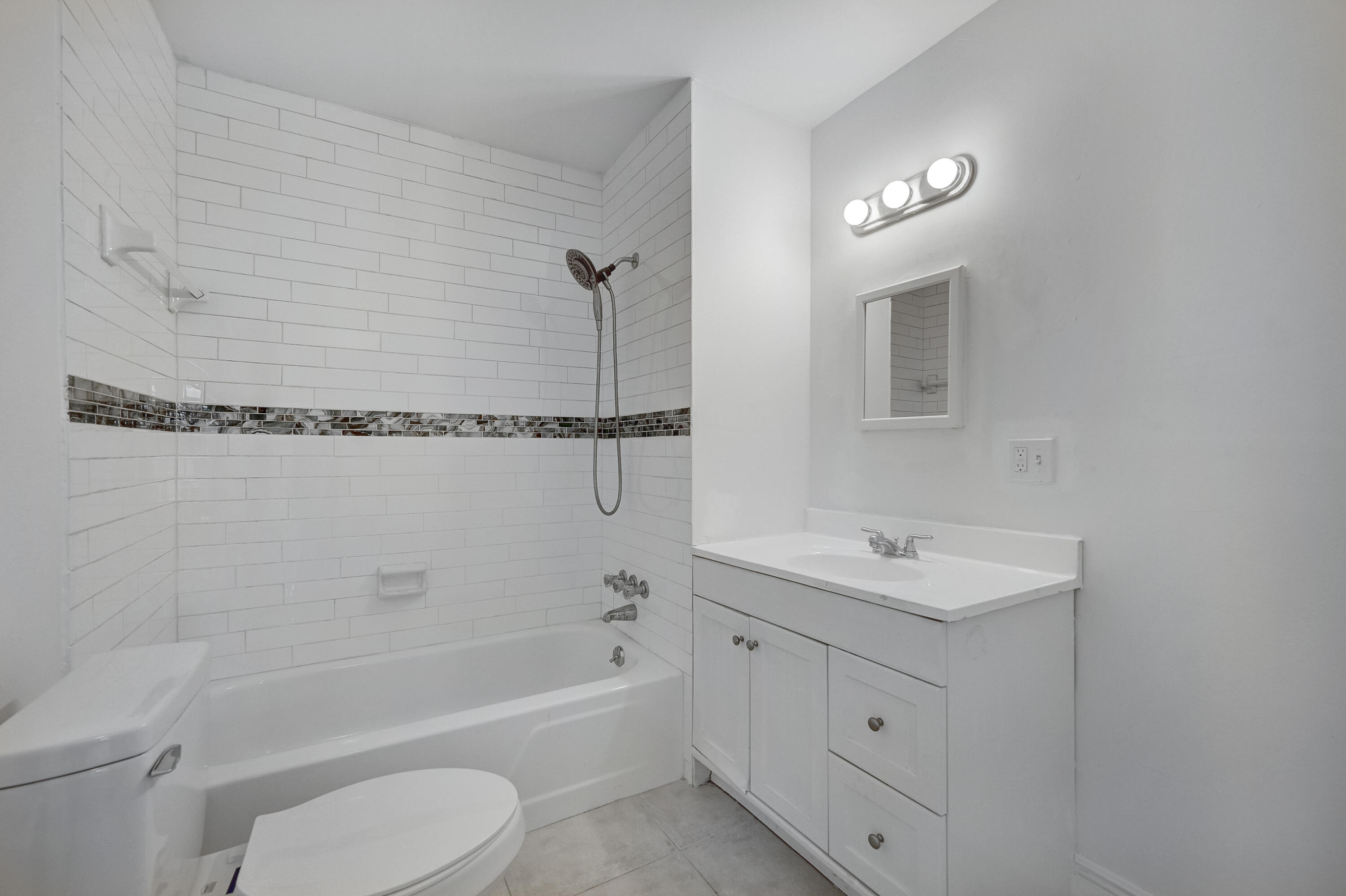 8916 Warwick Drive 4770