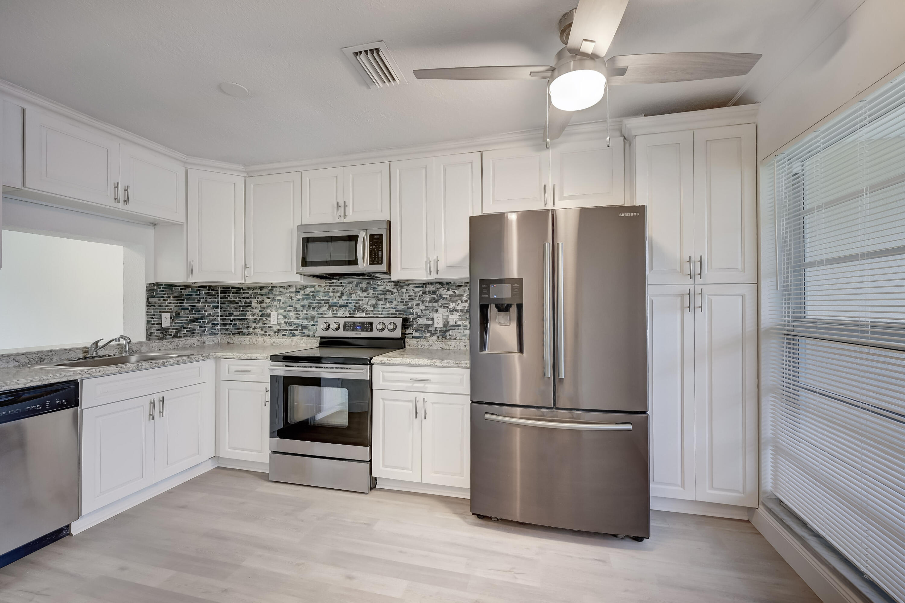 8916 Warwick Drive 4770