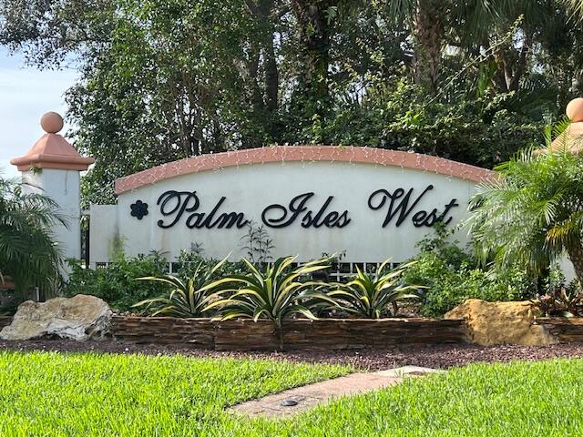 9511 N Crescent View Drive N