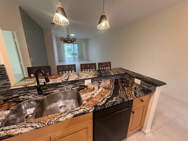 9511 N Crescent View Drive N