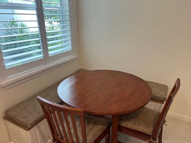 9511 N Crescent View Drive N