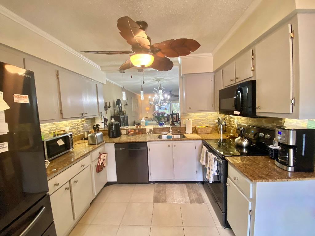 6515 Kensington Lane 104