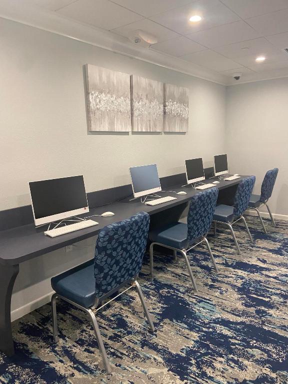 6515 Kensington Lane 104