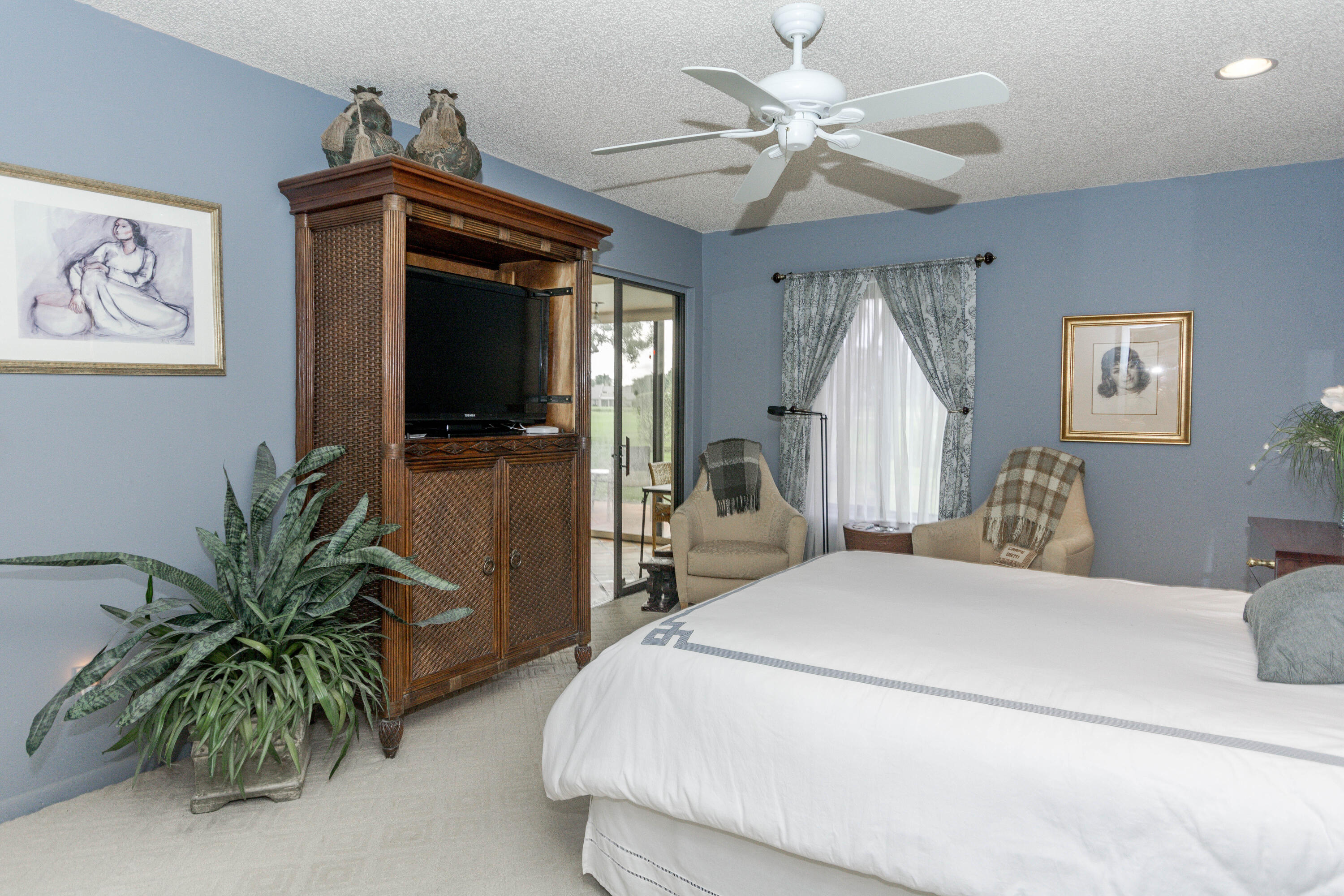 6692 Versailles Court