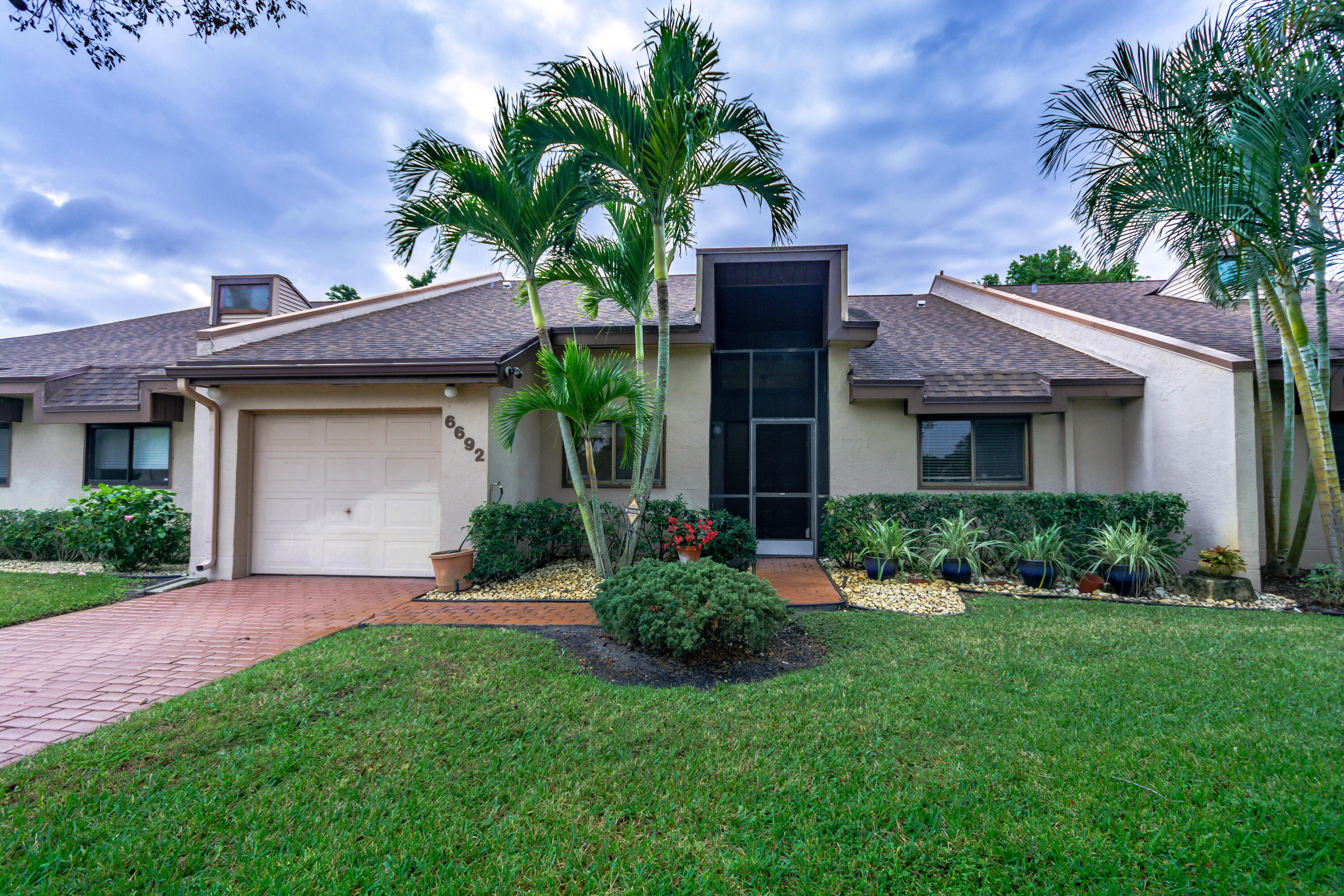 6692 Versailles Court