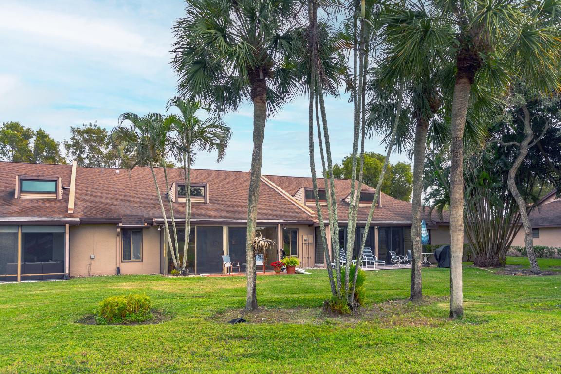 6692 Versailles Court