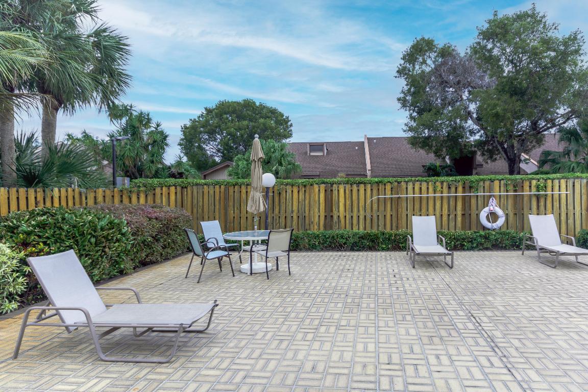 6692 Versailles Court