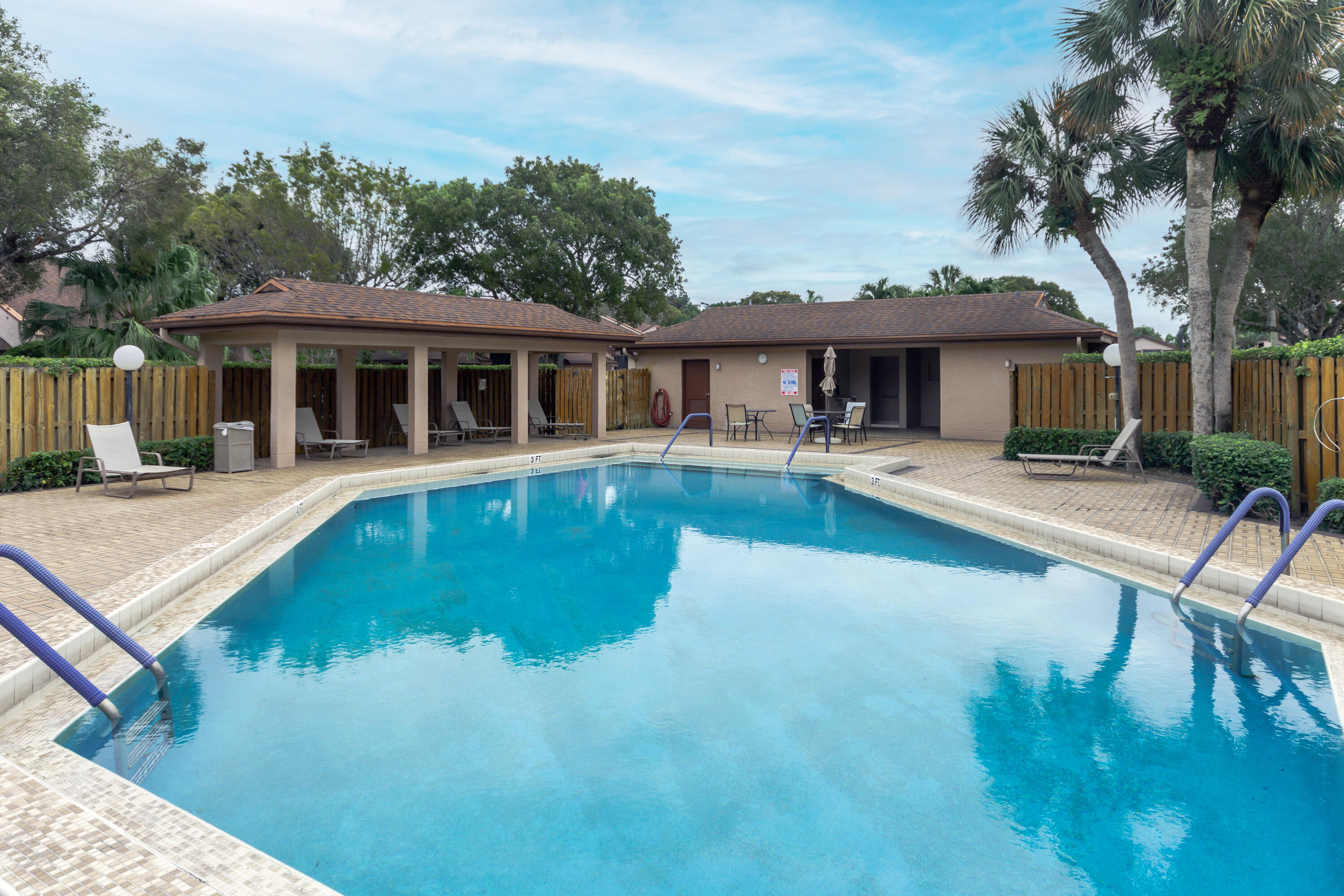 6692 Versailles Court