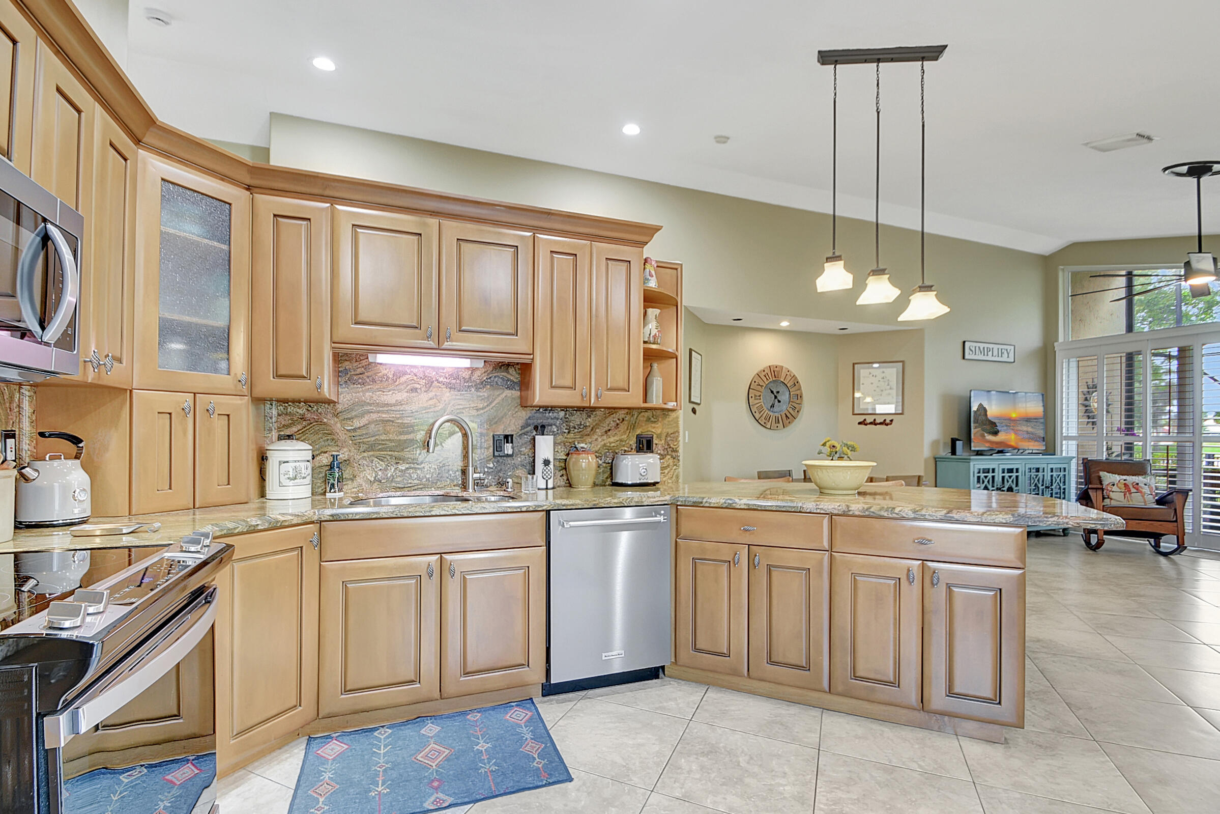 6105 Beaconwood Road