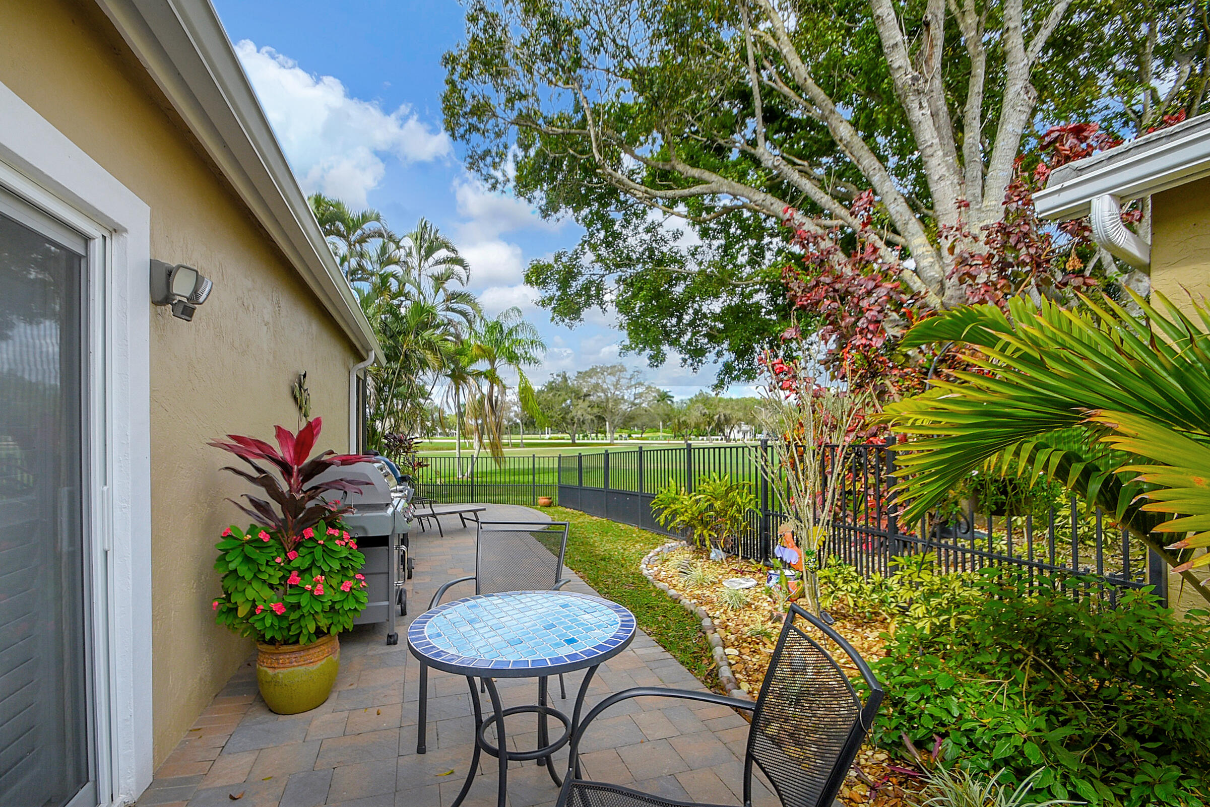 6105 Beaconwood Road