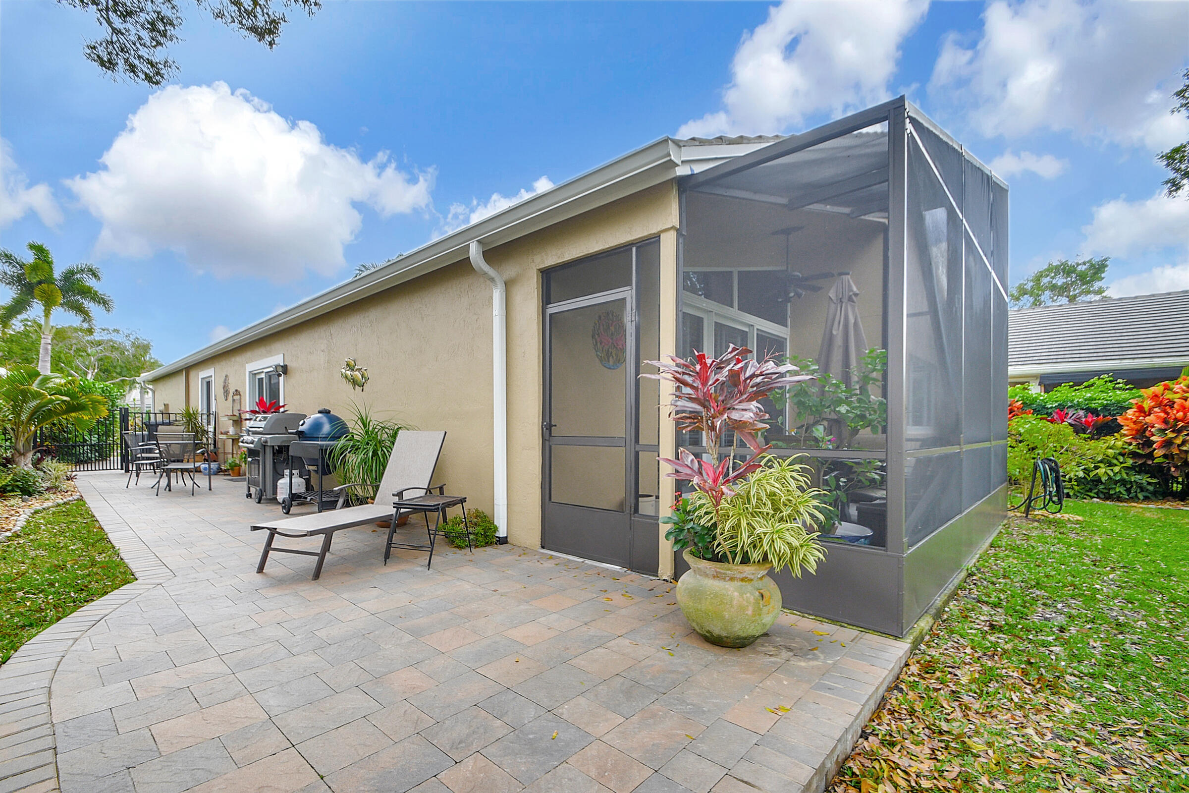 6105 Beaconwood Road