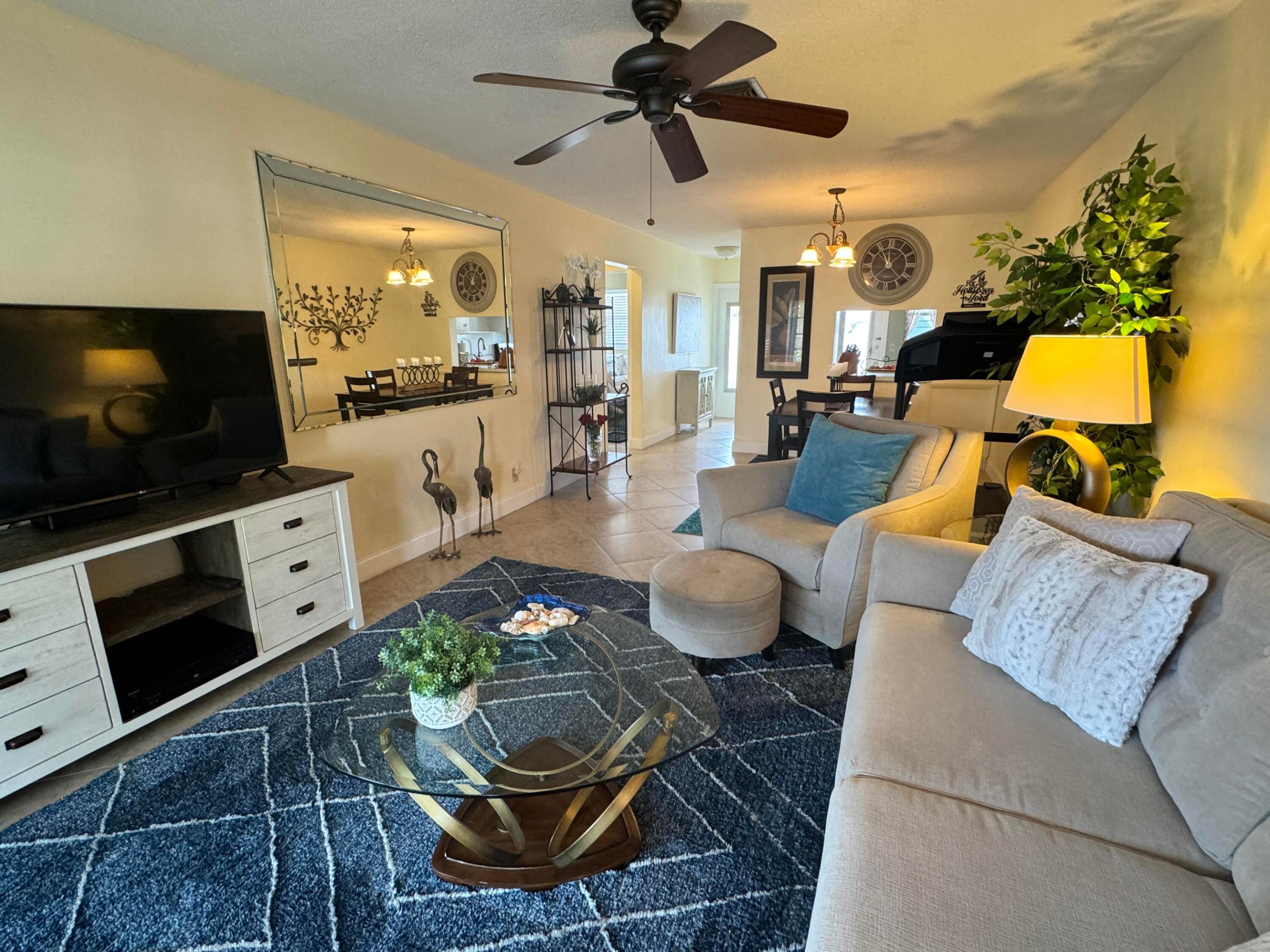 2111 NE 42nd Court 201w