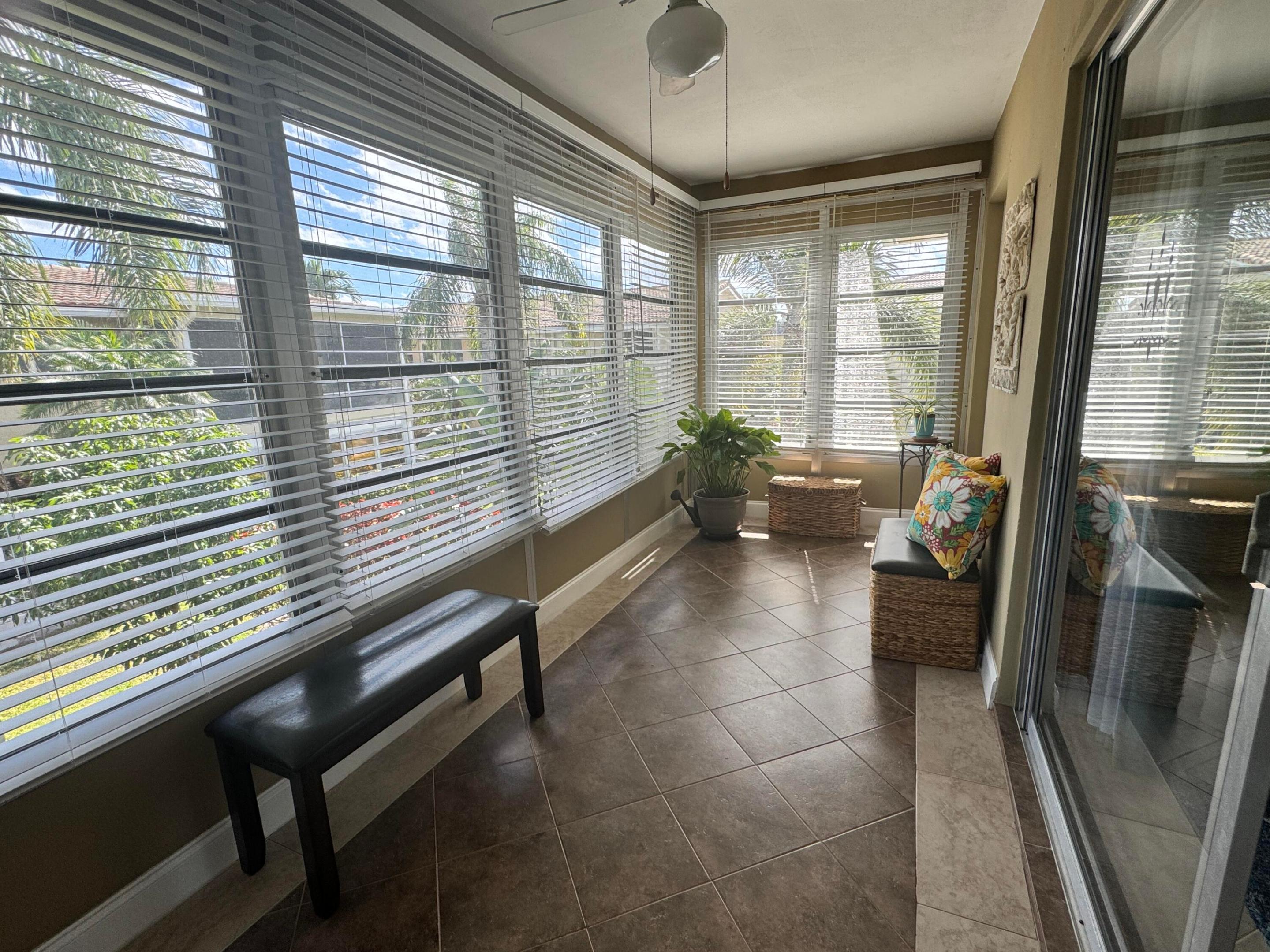 2111 NE 42nd Court 201w