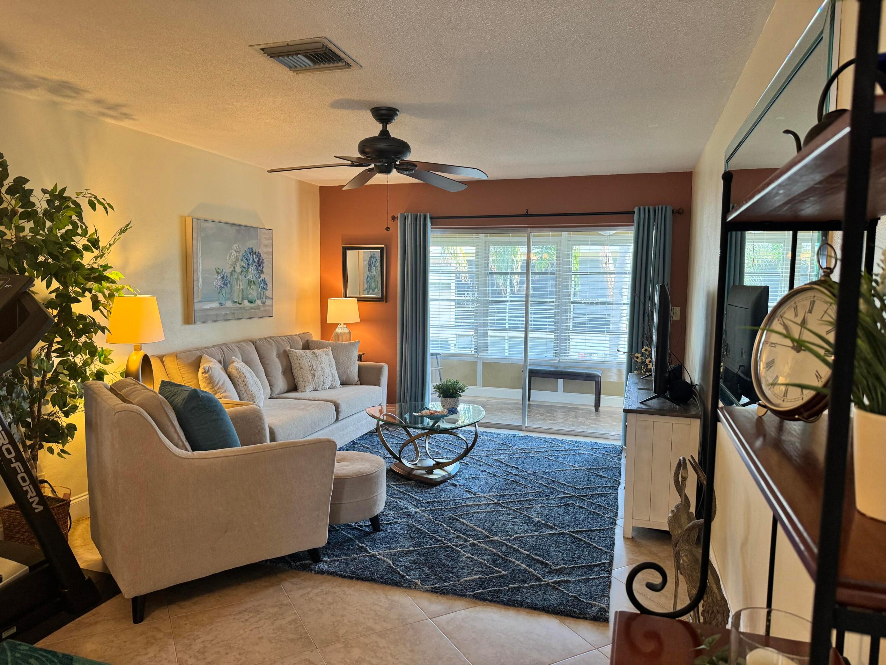 2111 NE 42nd Court 201w