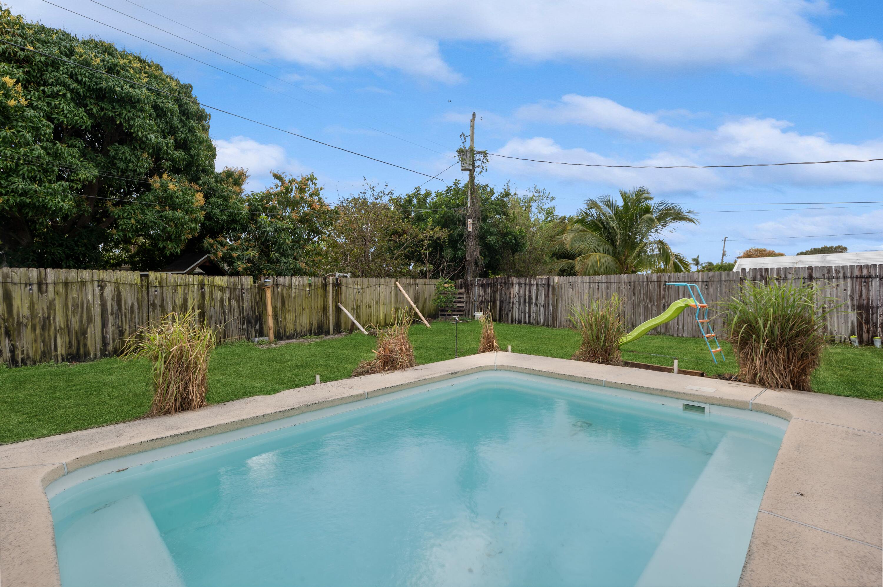 194 SE 27th Avenue