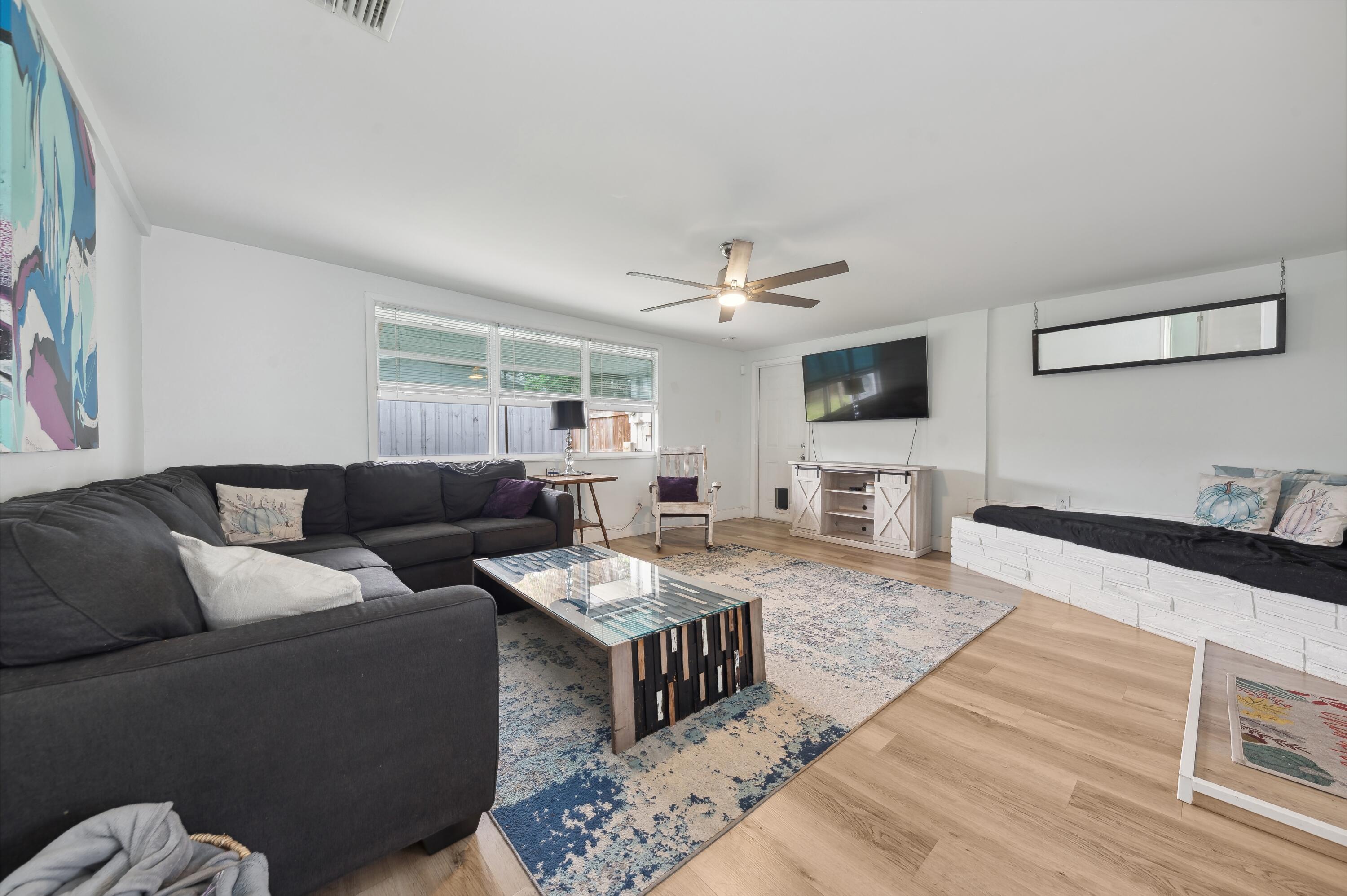 194 SE 27th Avenue