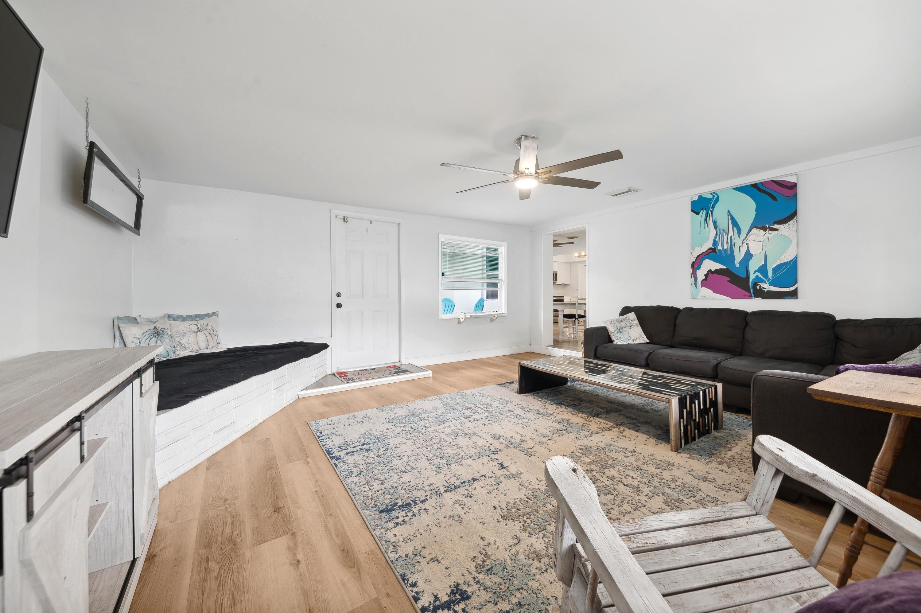 194 SE 27th Avenue