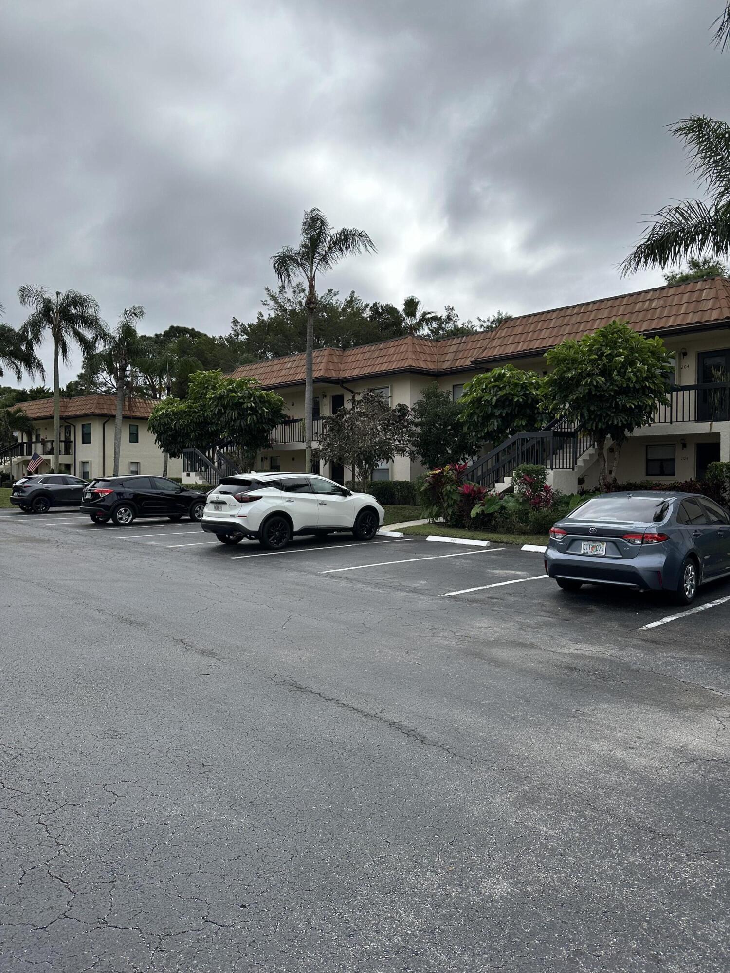 7190 Golf Colony Court 101