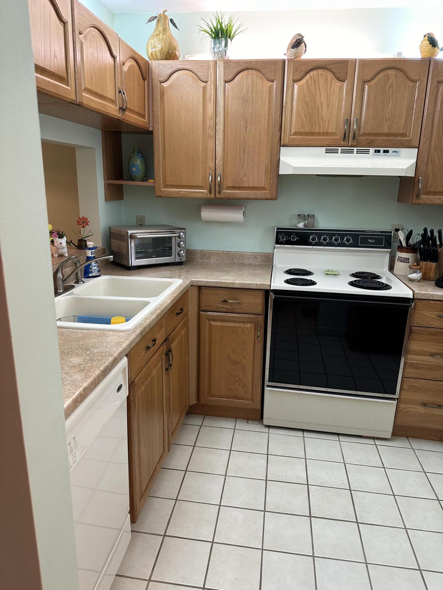 7190 Golf Colony Court 101