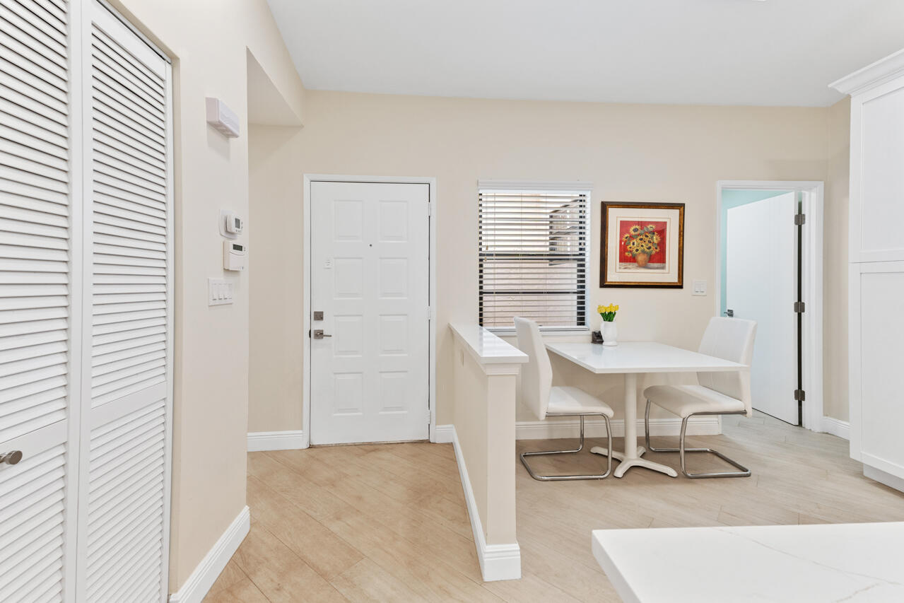 6037 Kings Gate Circle