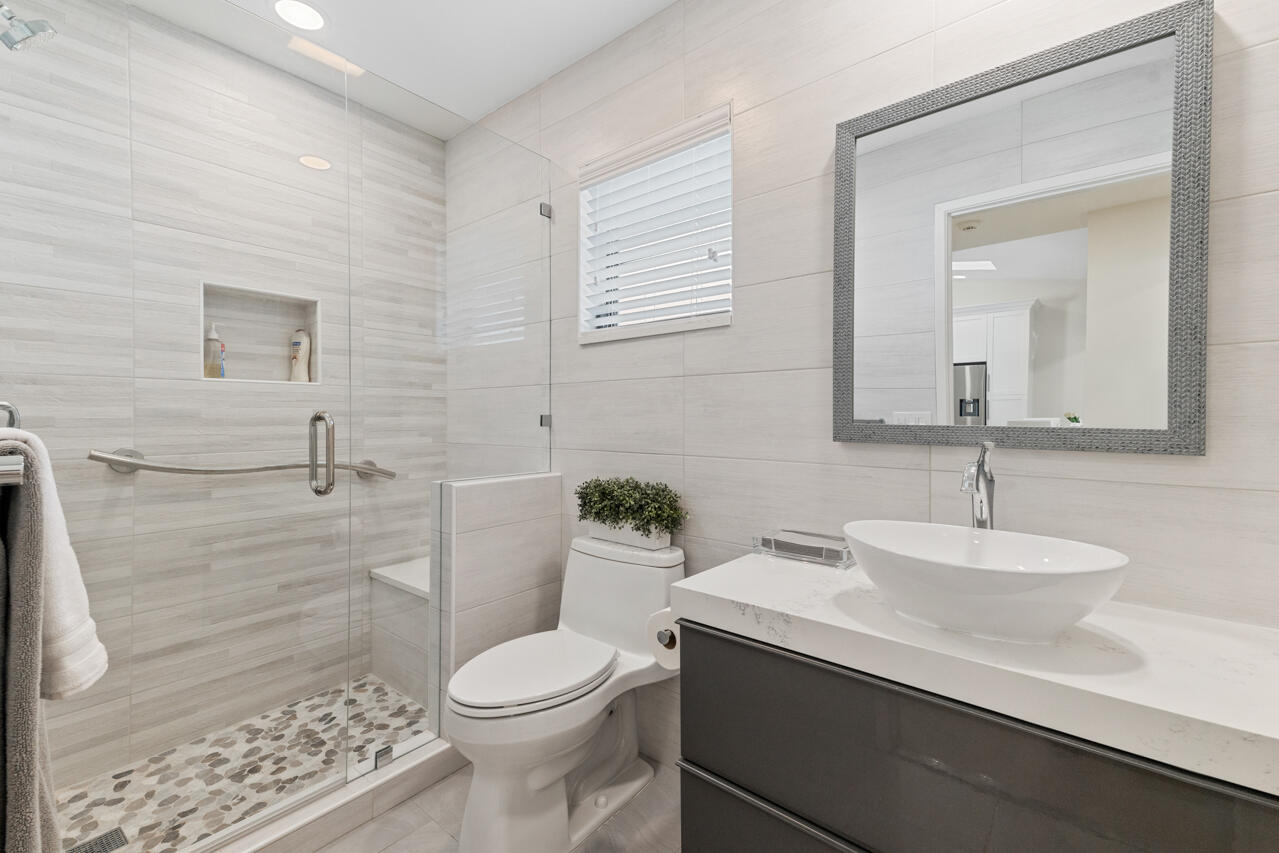 6037 Kings Gate Circle