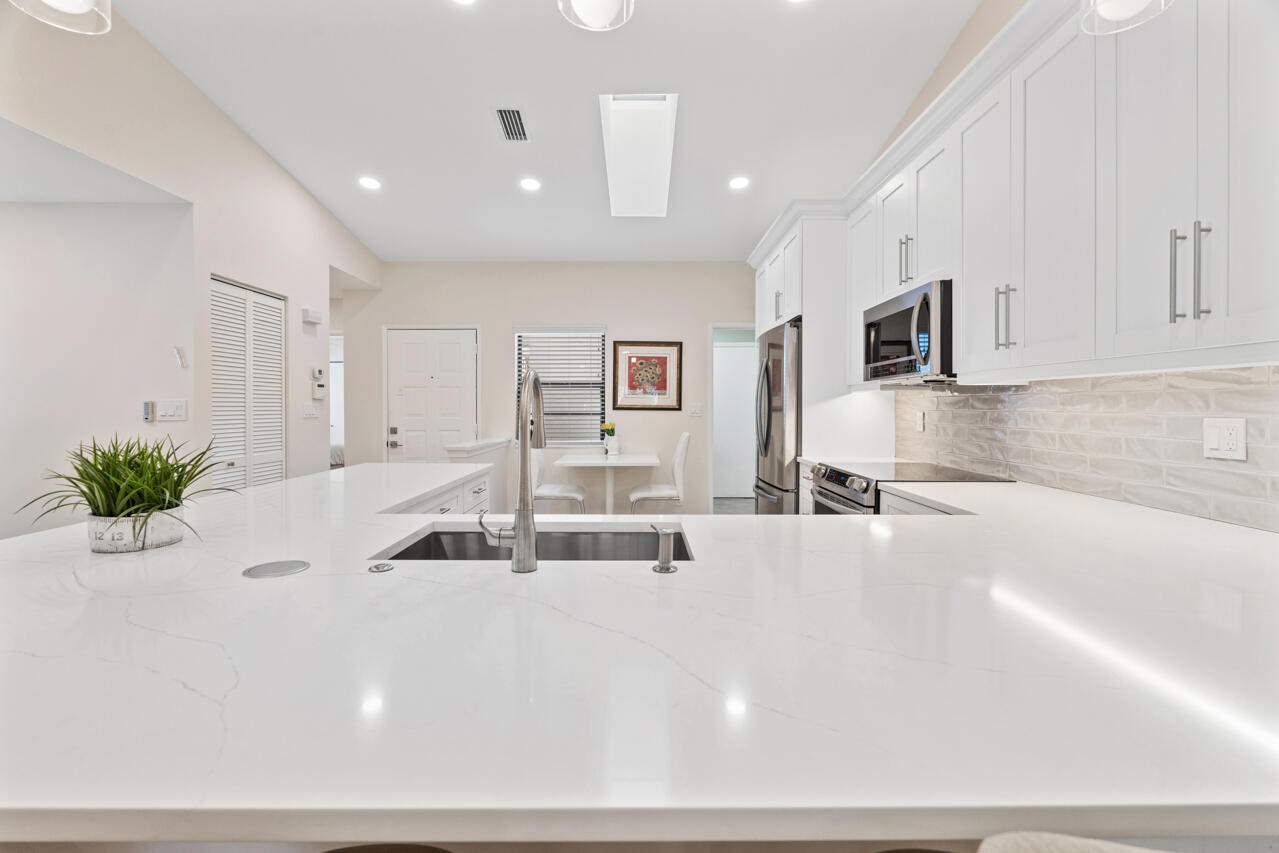 6037 Kings Gate Circle