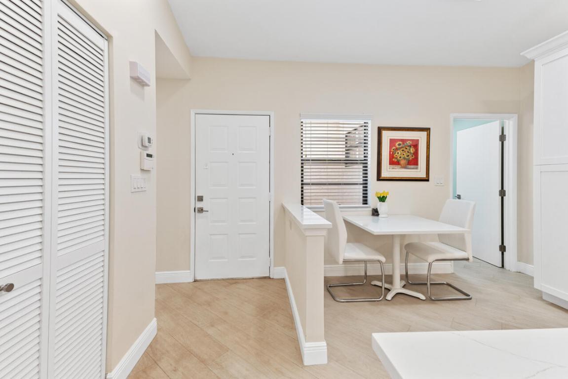 6037 Kings Gate Circle