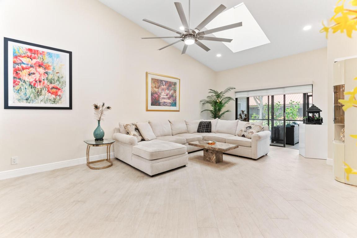 6037 Kings Gate Circle