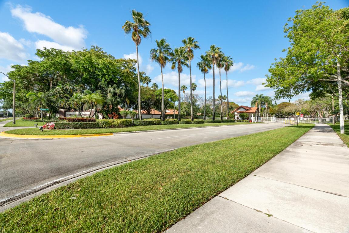 6037 Kings Gate Circle