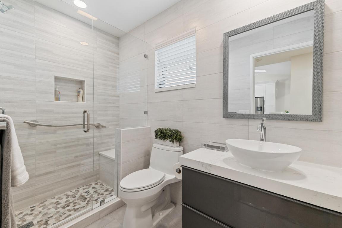 6037 Kings Gate Circle