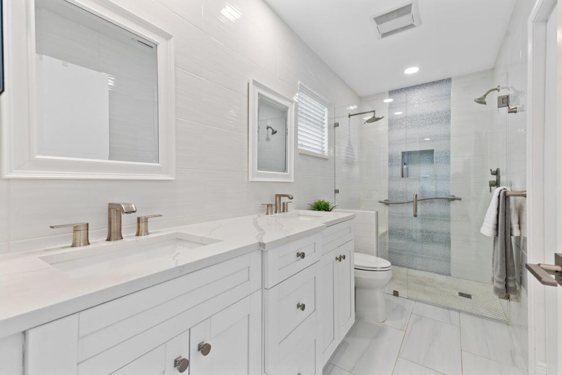 6037 Kings Gate Circle