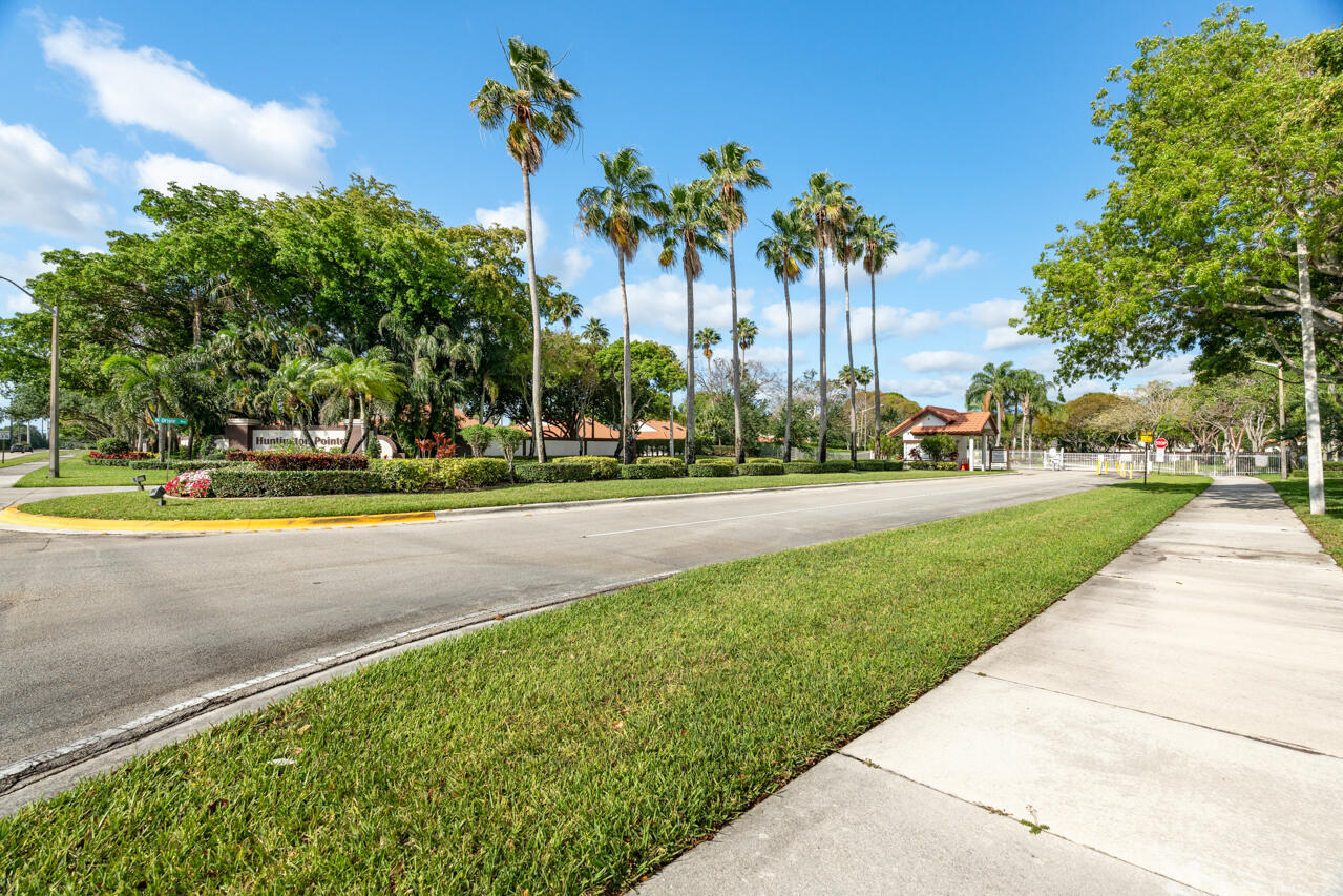 6037 Kings Gate Circle