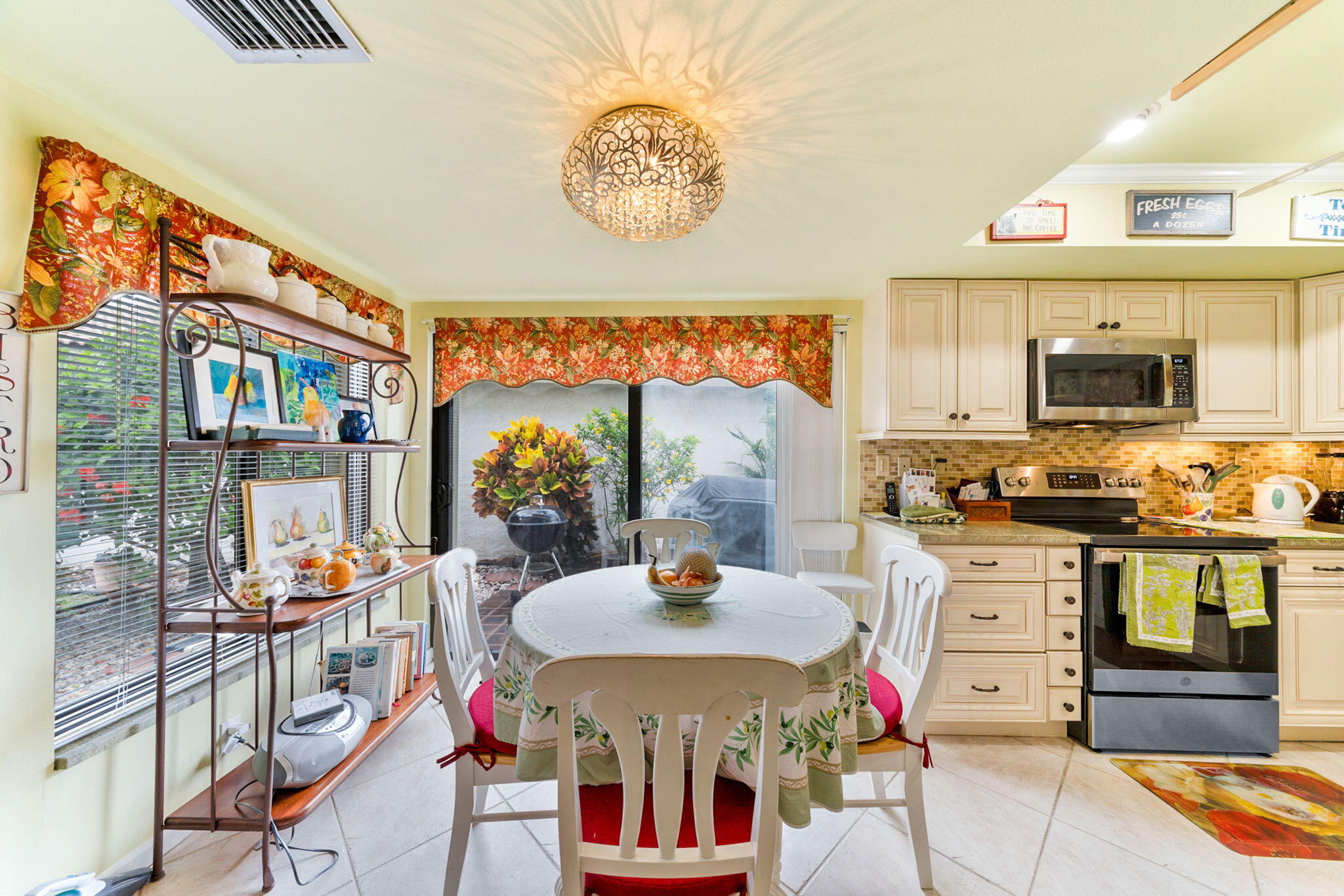 5625 Lakeview Mews Court