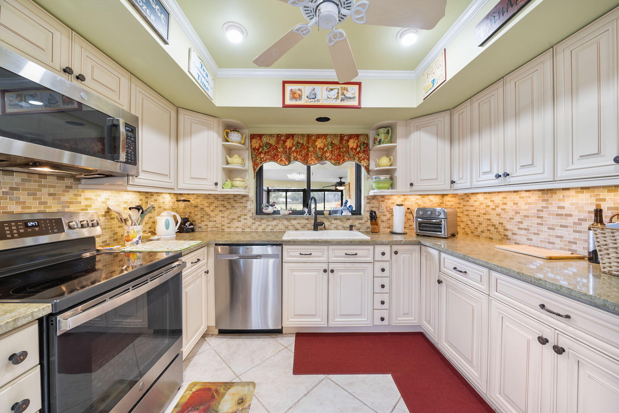 5625 Lakeview Mews Court