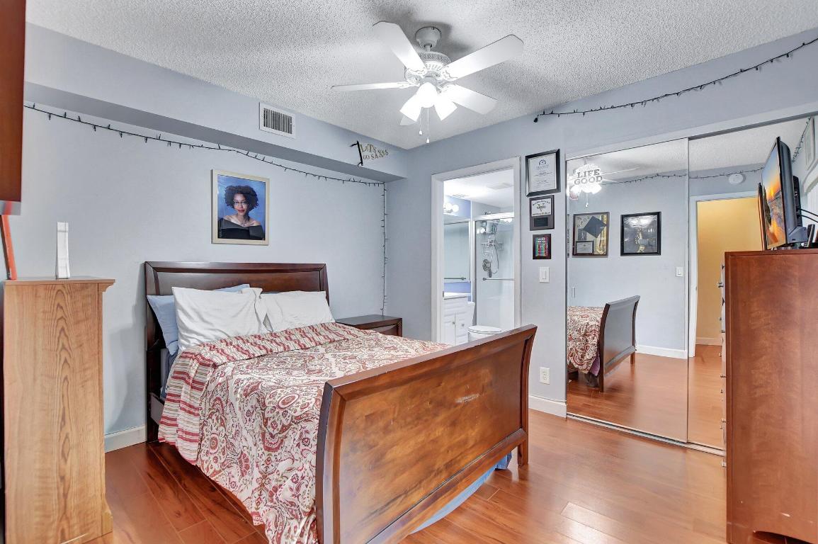 22952 Oxford Place B