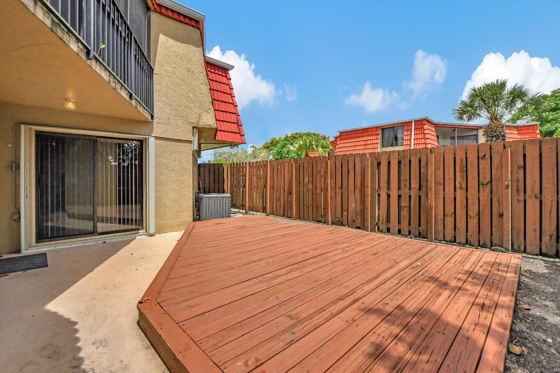 22952 Oxford Place B