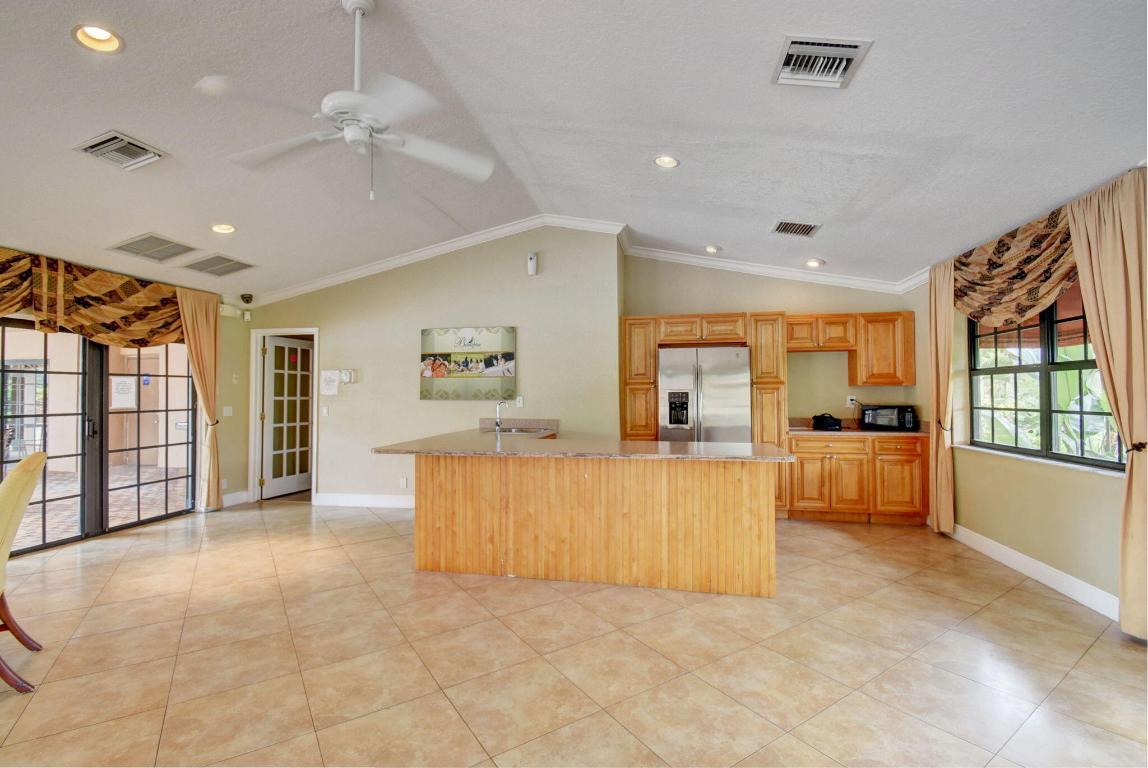 22952 Oxford Place B