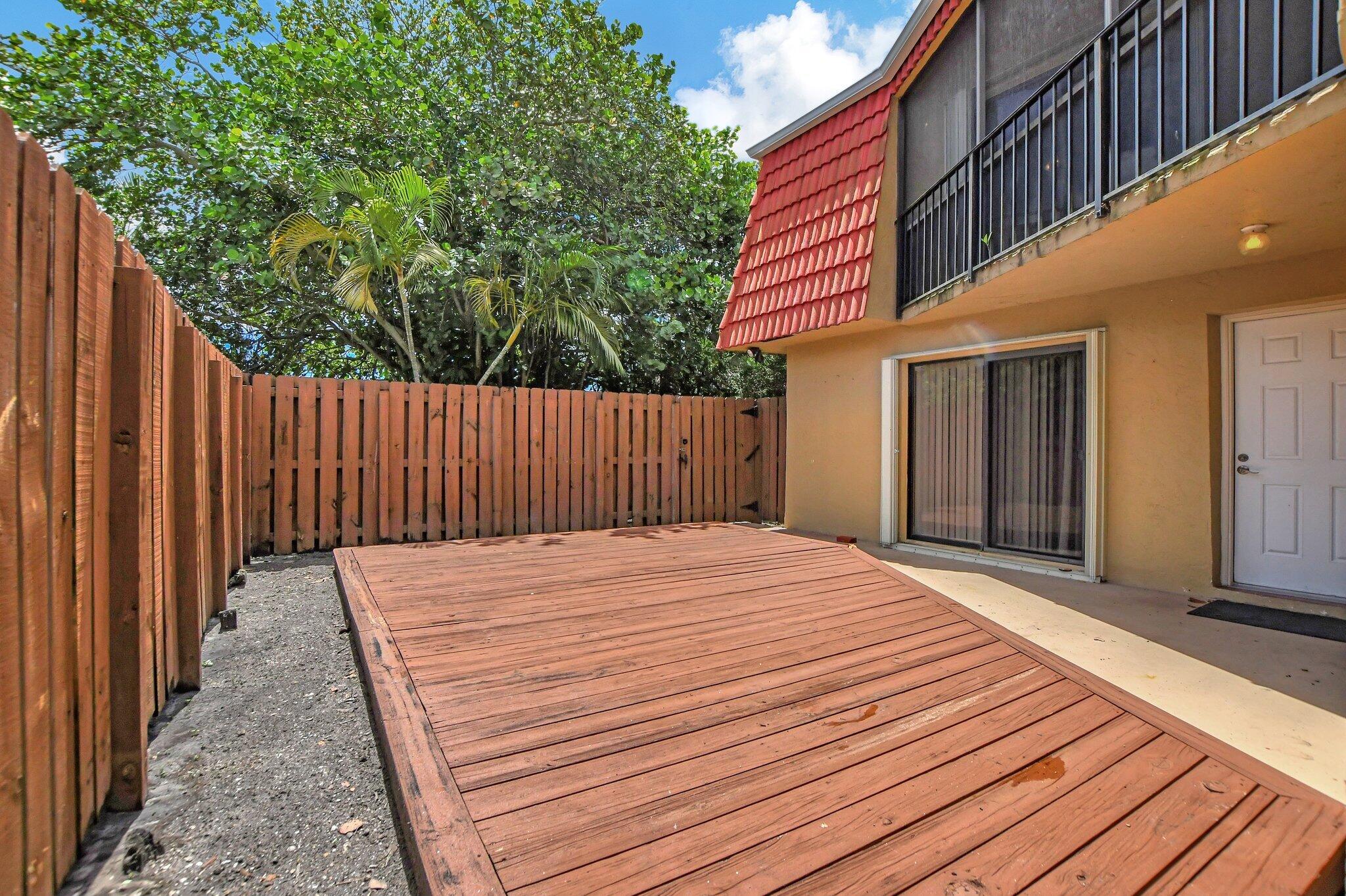 22952 Oxford Place B