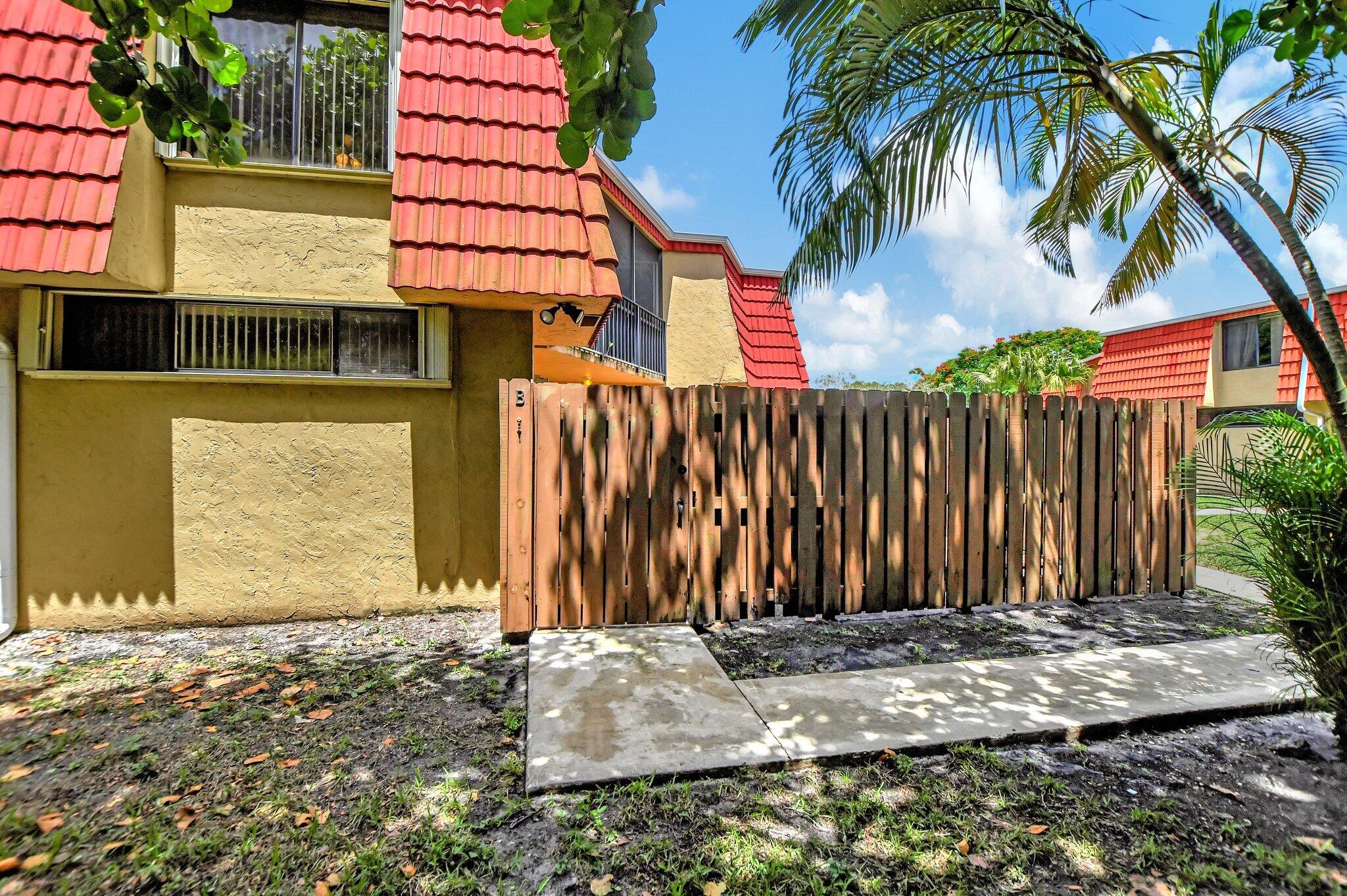 22952 Oxford Place B