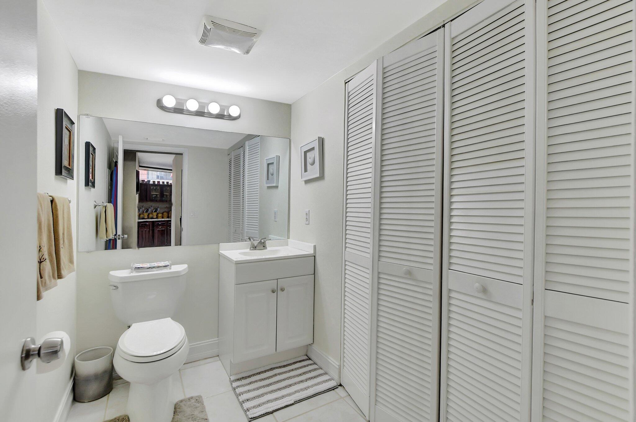 22952 Oxford Place B