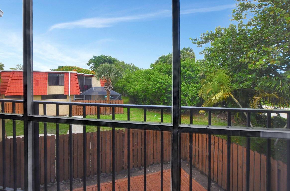 22952 Oxford Place B