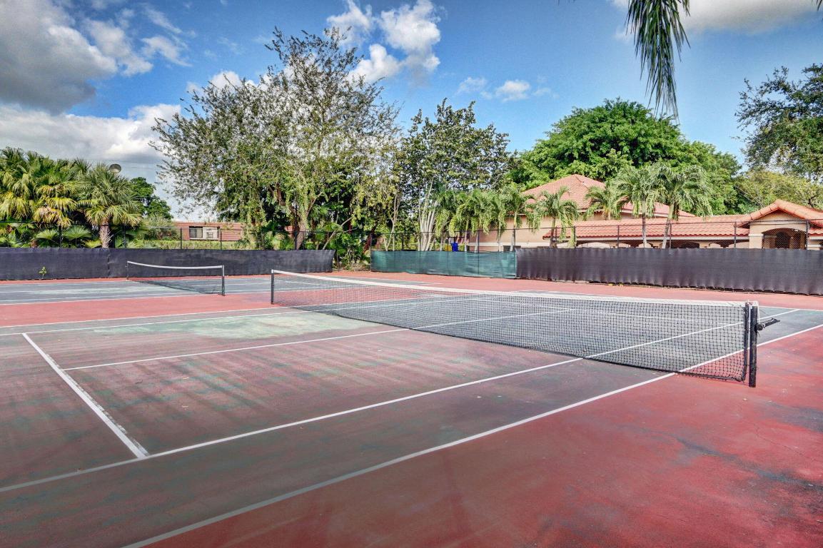 22952 Oxford Place B