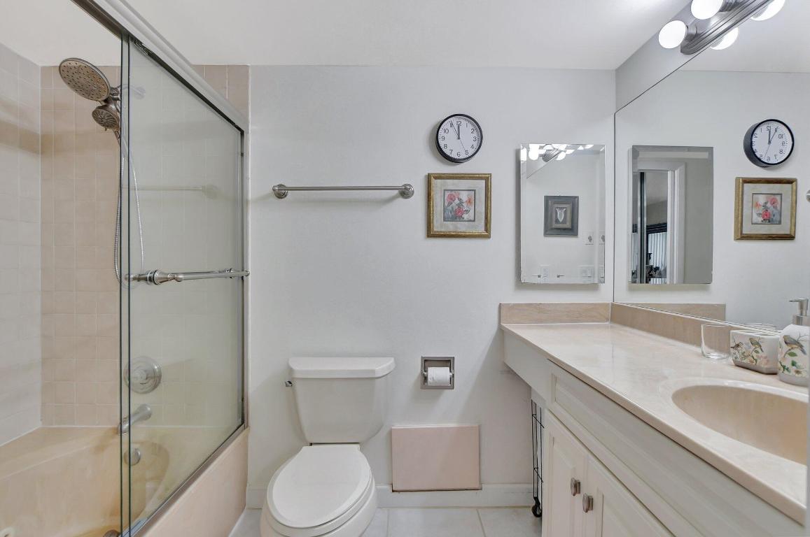 22952 Oxford Place B