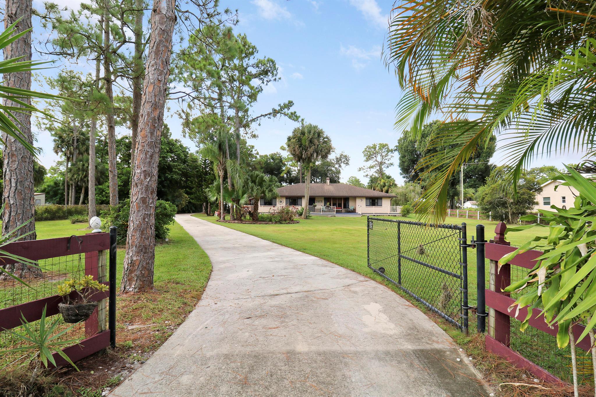 11224 54th Street N