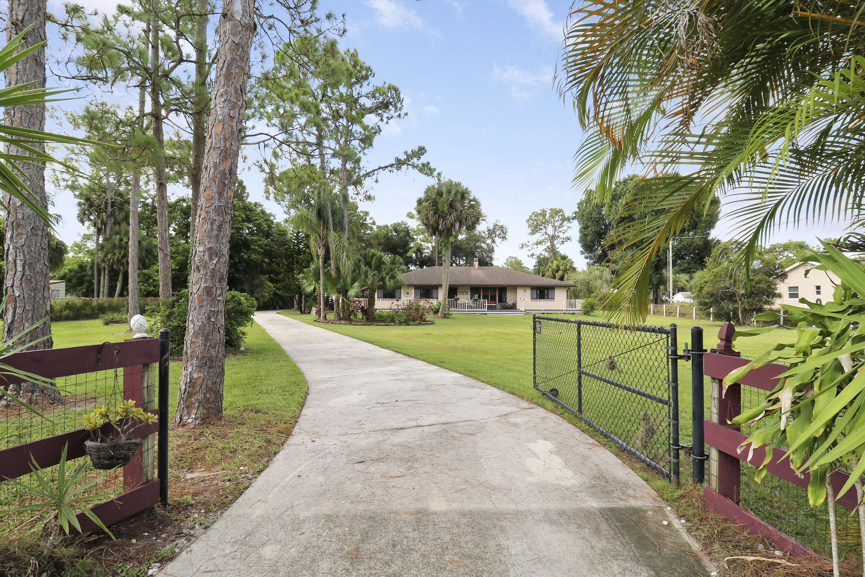 11224 54th Street N