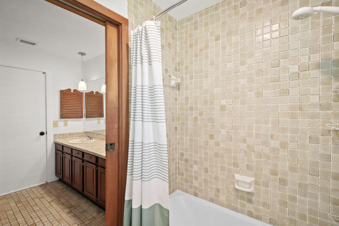 65 Pine Hill Trail W