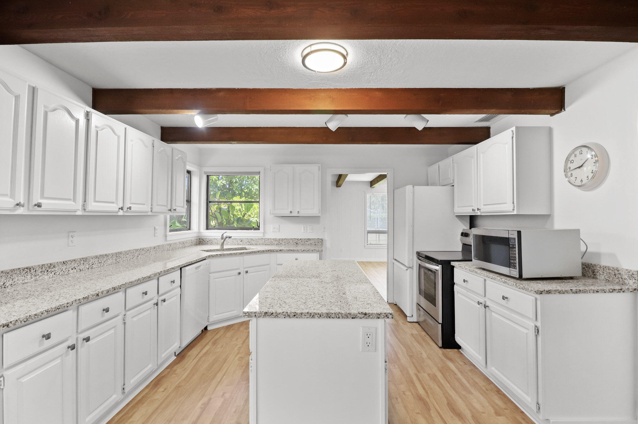 65 Pine Hill Trail W